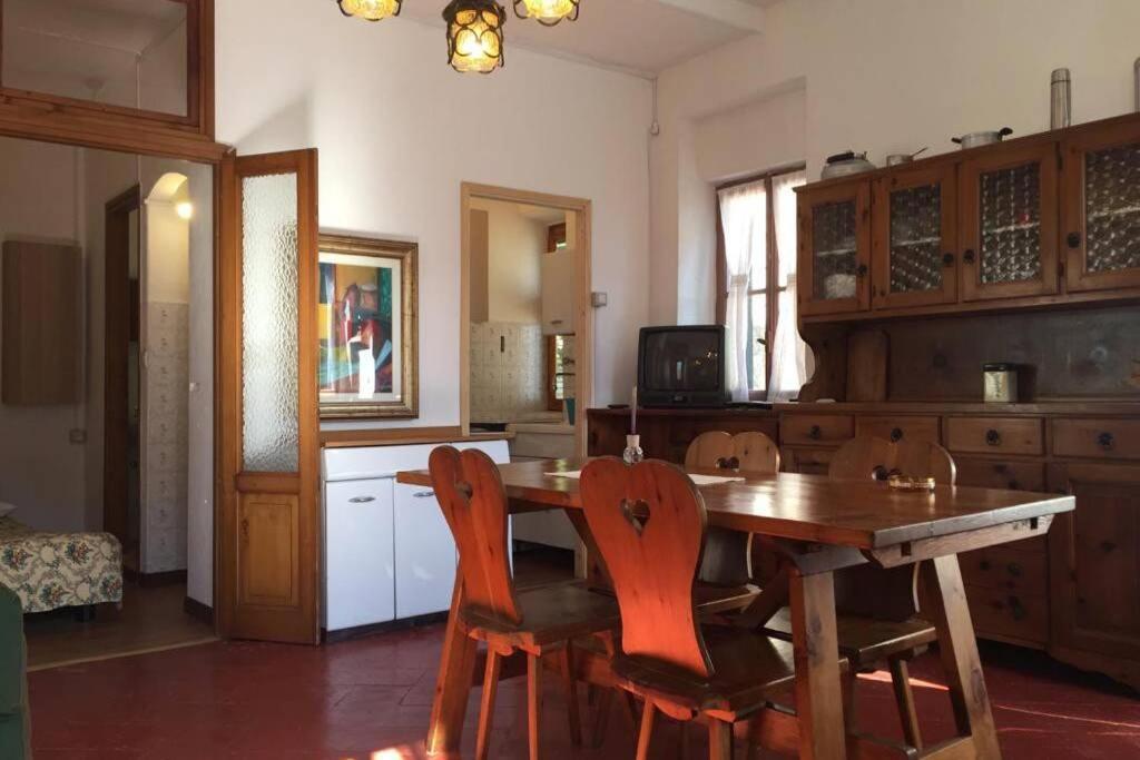 Nel Set Di Piccolo Mondo Antico Villa Viola Valsolda Kültér fotó