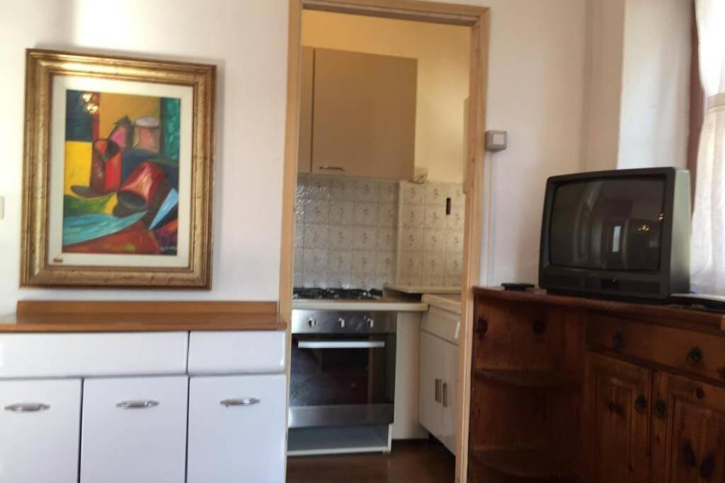 Nel Set Di Piccolo Mondo Antico Villa Viola Valsolda Kültér fotó