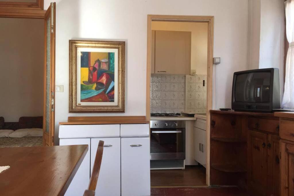 Nel Set Di Piccolo Mondo Antico Villa Viola Valsolda Kültér fotó